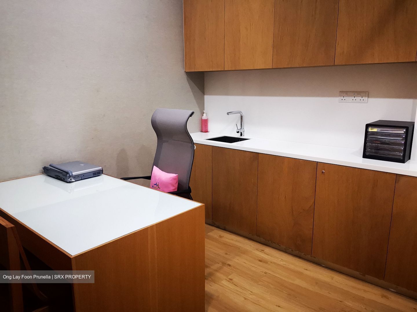 Connexion (D8), Retail #478681531